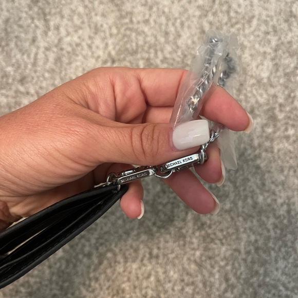 Michael Kors Black Card Holder with Chain - Picture 3 of 6